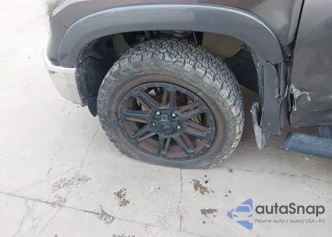 2018 Toyota Tundra Sr5 5.7L V8 z USA, uszkodzony, nr VIN 5TFDY5F12JX703017